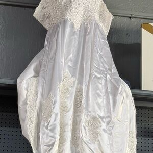 Elegant White Silk Lace Bride Dress